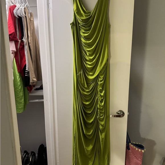 Fashion Nova One Shoulder Ruched Dress - Chartreuse - Picture 2 of 4
